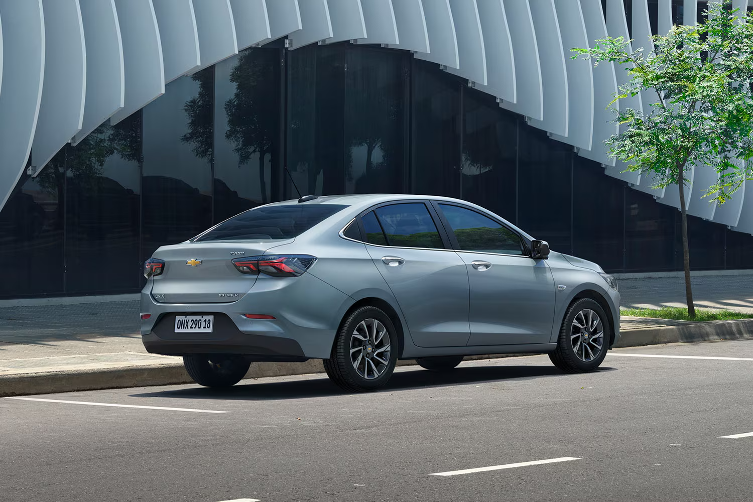 Asistente de parqueo semi-automático - Concesionario Chevrolet en Colombia | Vehículos Nuevos y Usados | Continautos