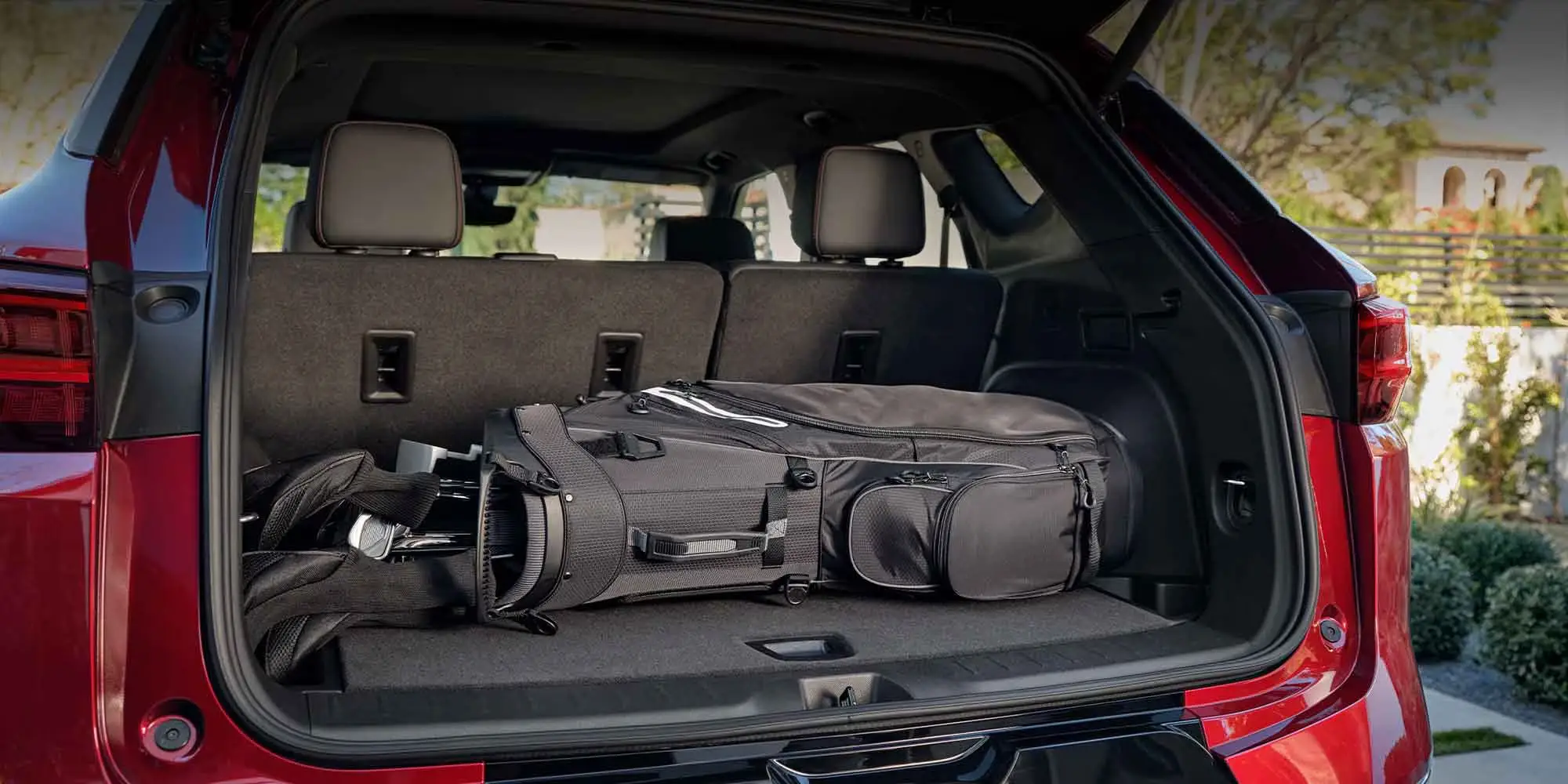 Gracias a su baúl de 840 litros y espacio para 5 pasajeros - Concesionario Chevrolet en Colombia | Vehículos Nuevos y Usados | Continautos