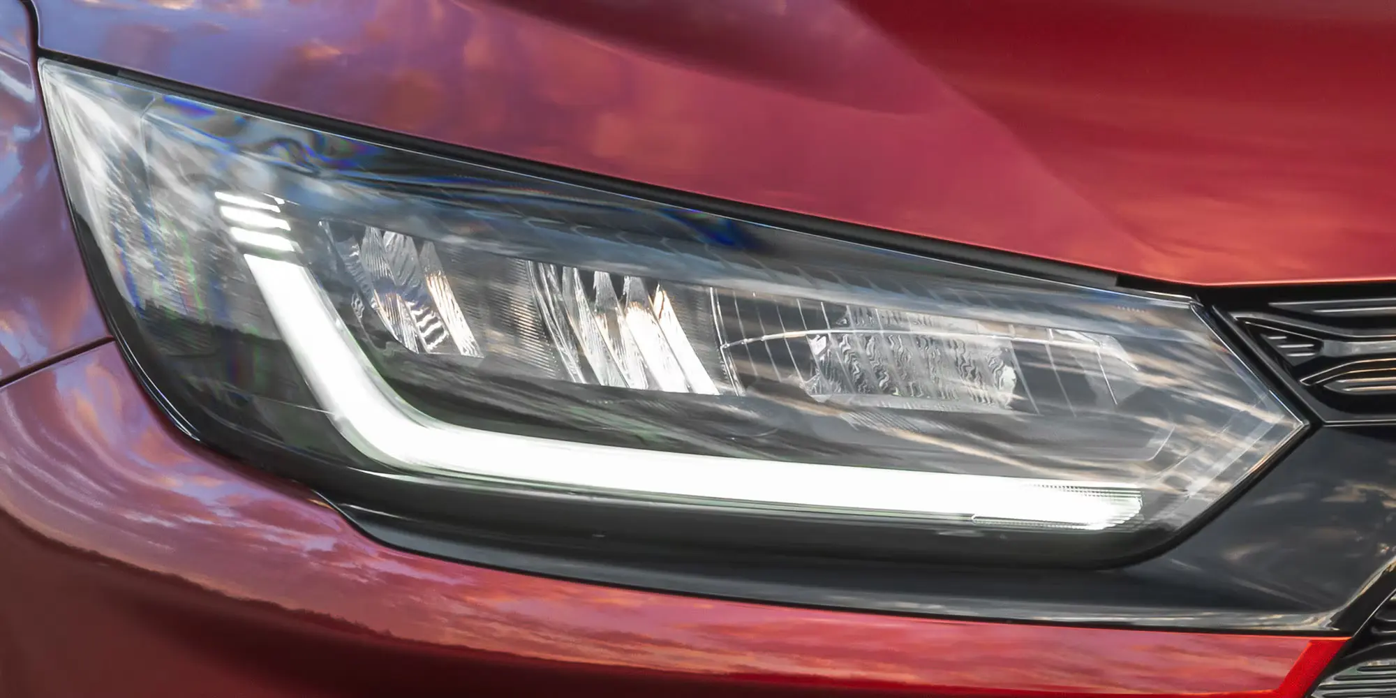 Faros delanteros Full LED con luz diurna integrada - Concesionario Chevrolet en Colombia | Vehículos Nuevos y Usados | Continautos