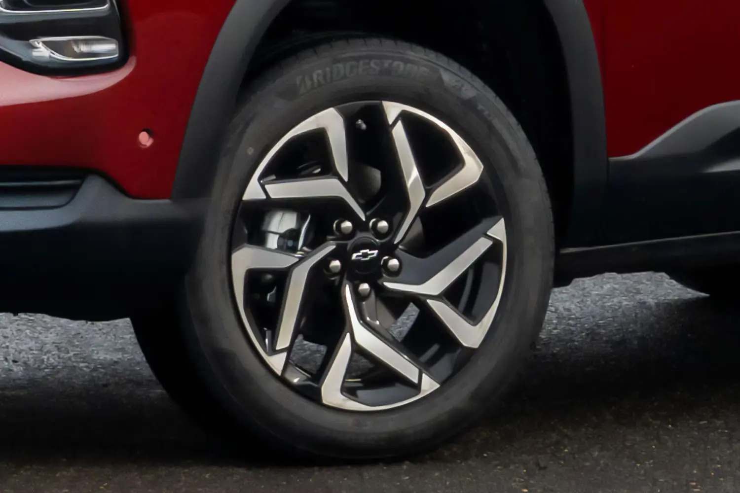 Rines de aleación tintados de 17” - Concesionario Chevrolet en Colombia | Vehículos Nuevos y Usados | Continautos